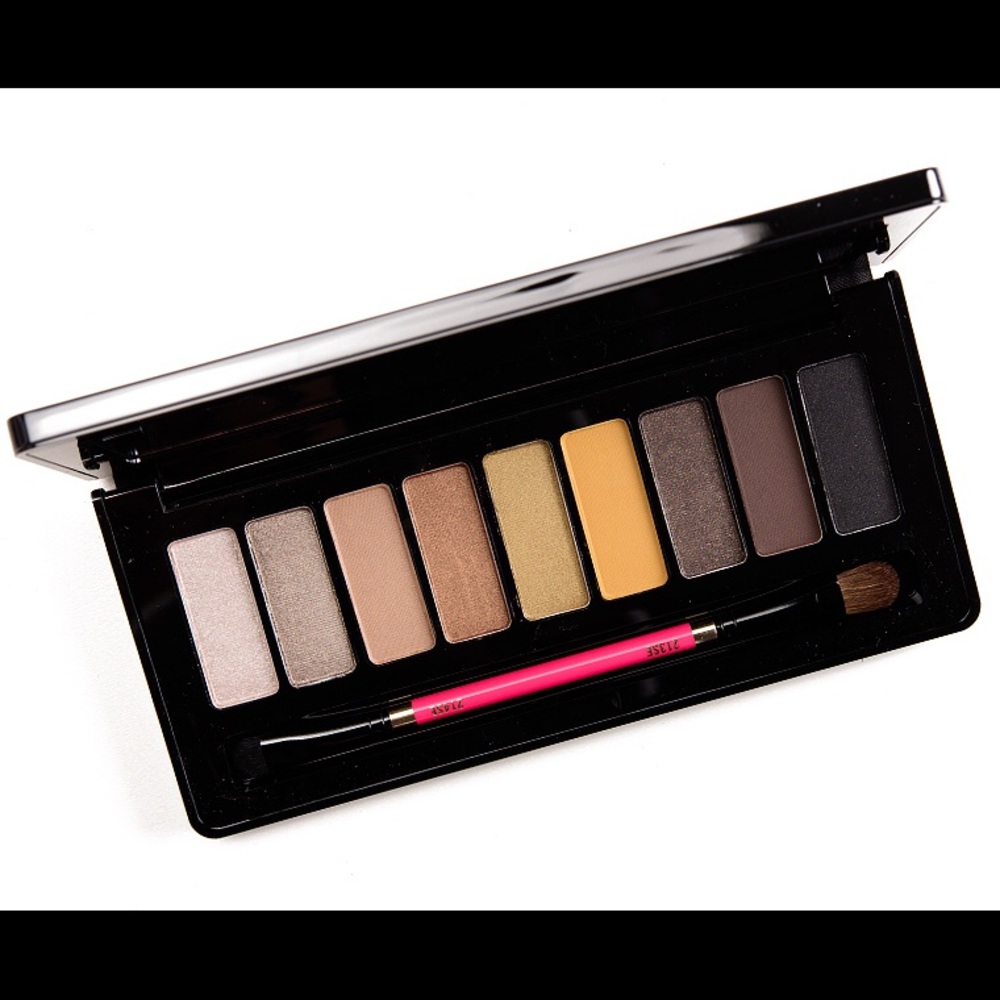 MAC Nutcracker Sweet Warm Eye Shadow Palette
